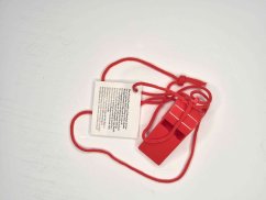 Plastová píšťalka so šnúrkou Zelená